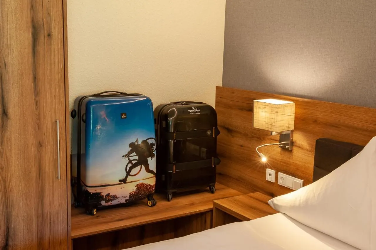Dammbach Hotel Landgasthof Oberschnorrhof 3*,  גרמניה